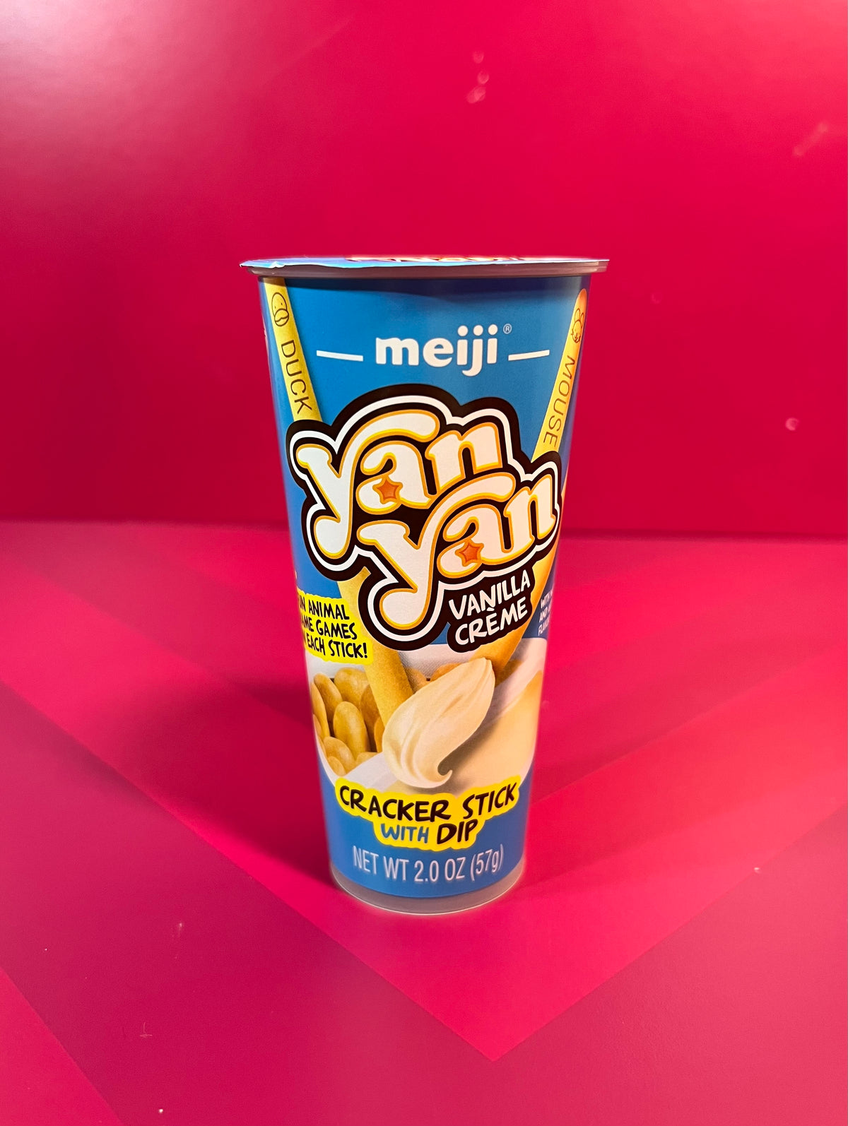 Yan Yan Vanilla Crème Cracker Sticks with Dip: A Creamy Snacking